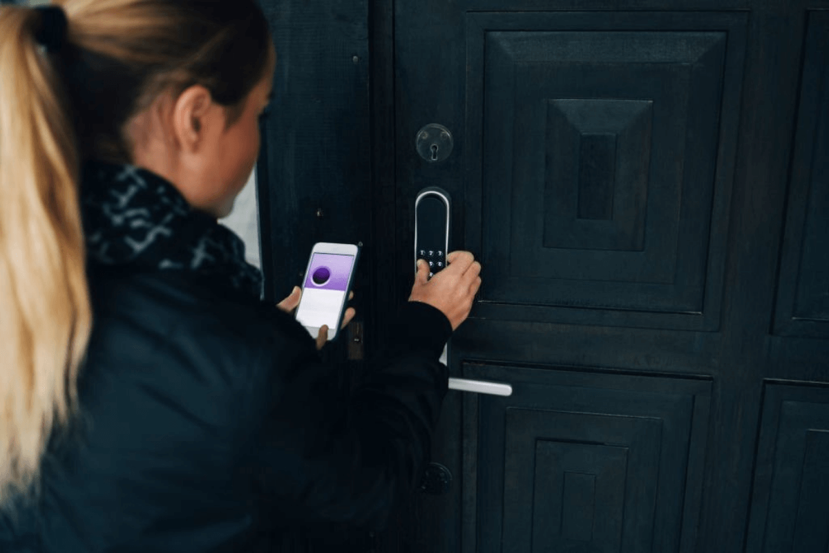 How to Choose the Best Smart Door Lock | Top Things to Consider