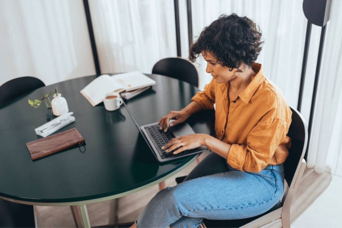 Finding a Good Web Copywriter? 8 Infallible Tips