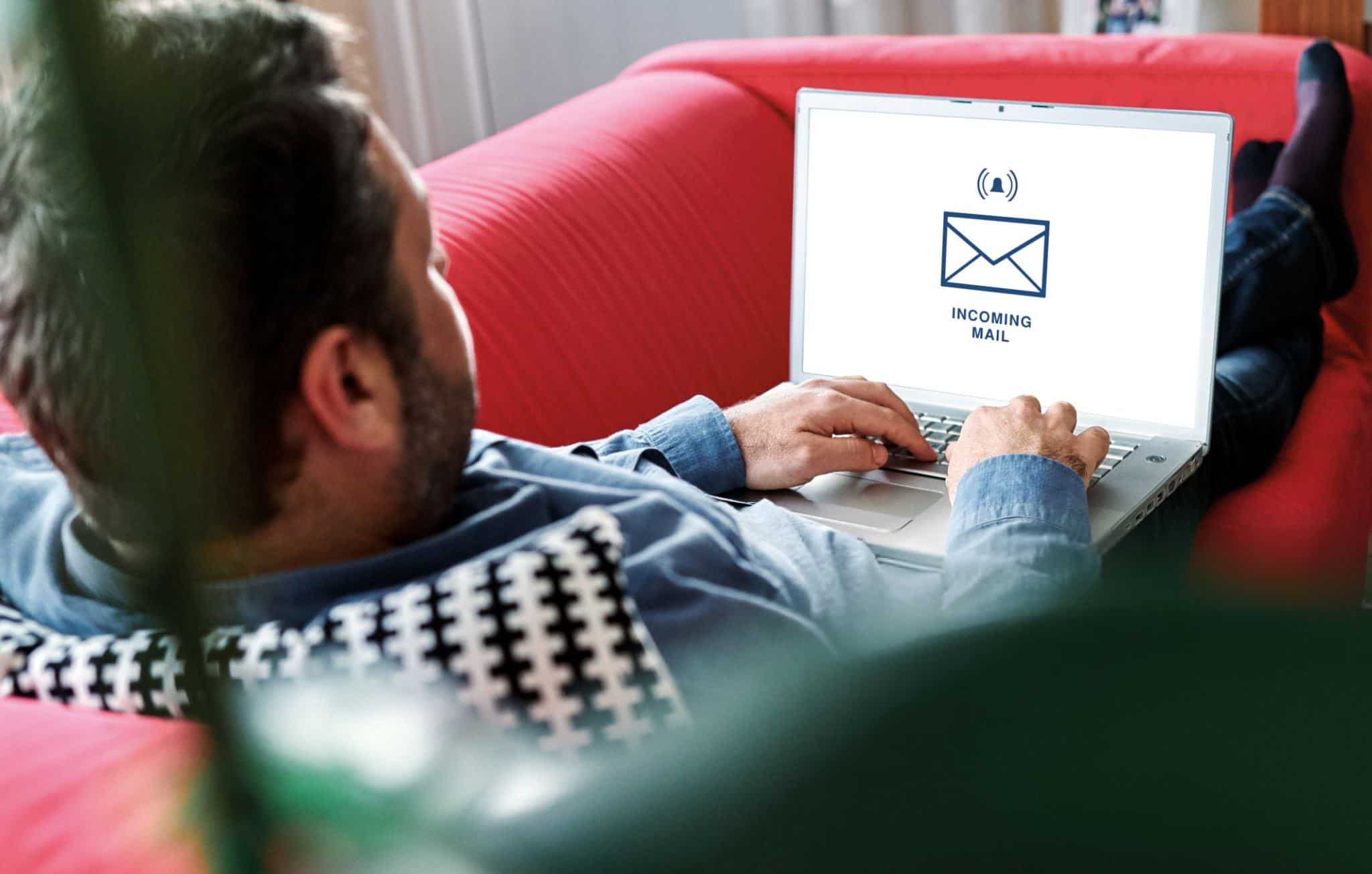 What Are Responsive Email Templates? 5 Essential Features They Need