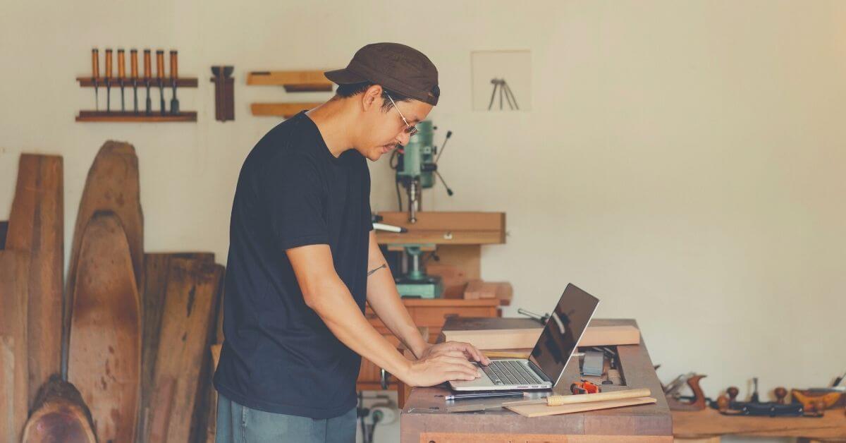 Top 8 Reasons to Use Digital Work Instructions for Manufacturing
